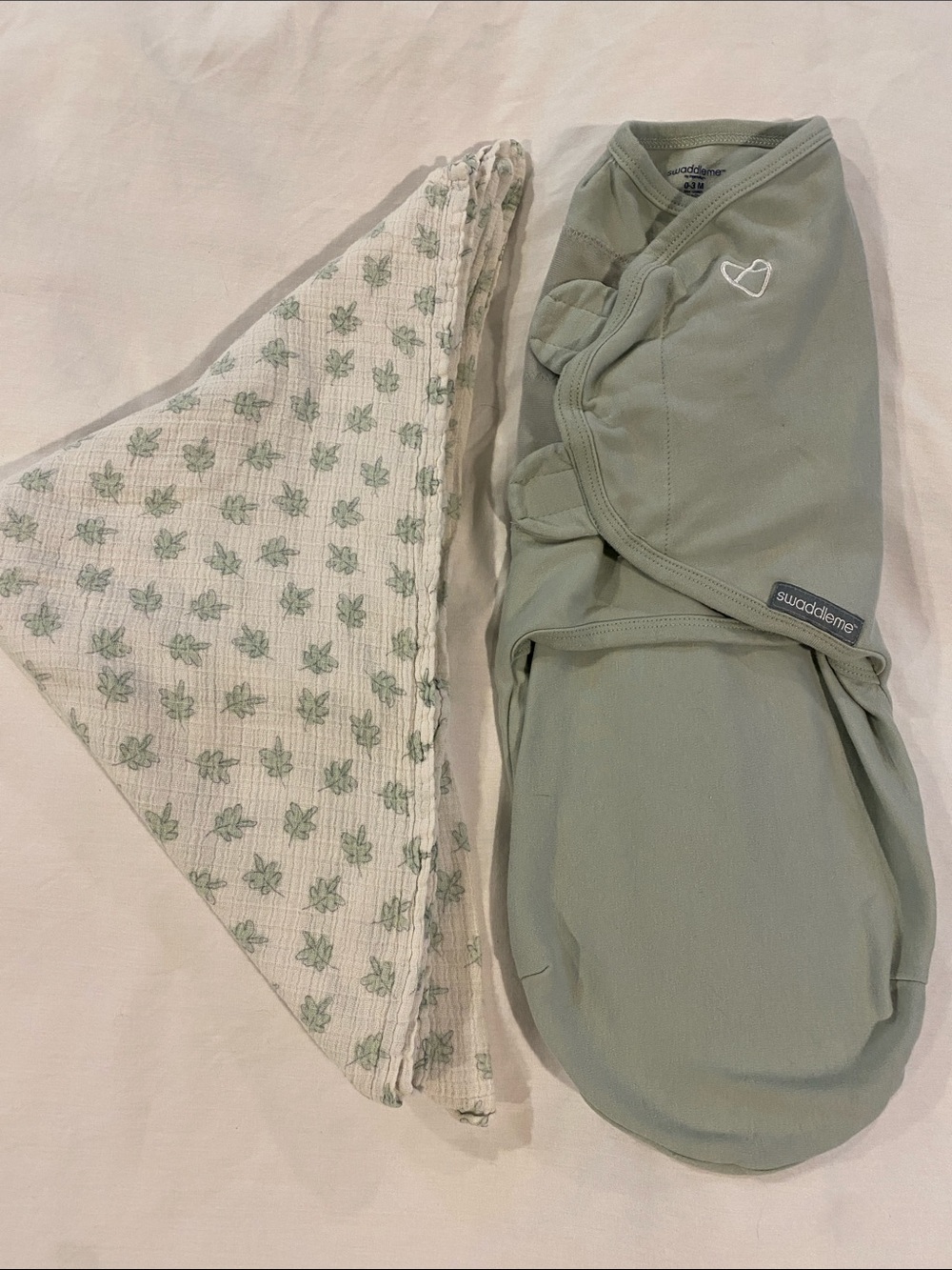 SwaddleMe Sage Green Swaddle with Leaf-Print Muslin Blanket
